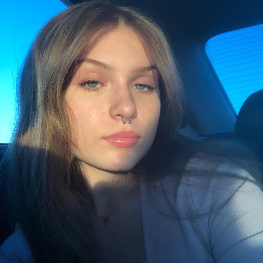 Meet me, Ashton :)))